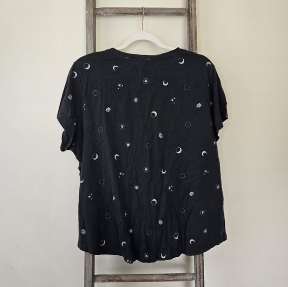 ⭐️40% Off⭐️ Old Navy Celestial Print EveryWear Short-Sleeve T-Shirt - Picture 5 of 8